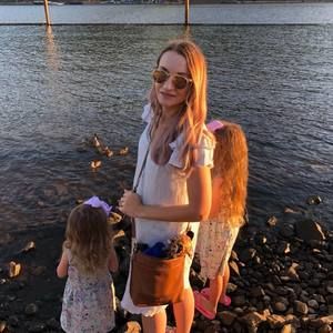 Meet your Posher, Mae